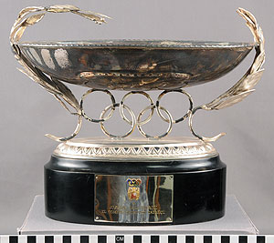 Thumbnail of Olympic Commemorative Bowl: "A Avery Brundage, El Comite Olimpico Español" (1977.01.0454)