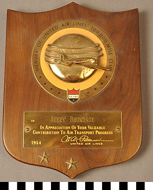 Thumbnail of Plaque: Member of United Air Lines 100,000 Mile Club (1977.01.0459)