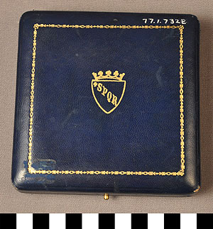 Thumbnail of Commemorative Medallion Case (1977.01.0732B)