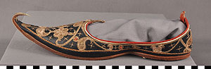 Thumbnail of Shoe (1995.24.0087A)