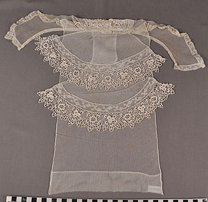 Thumbnail of Collar (1998.06.0316)