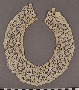 Thumbnail of Collar (1998.06.0320A)