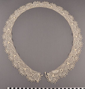 Thumbnail of Lace Trim Fragment (1998.06.0322B)