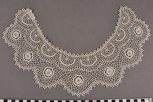 Thumbnail of Collar (1998.06.0323)