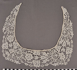 Thumbnail of Collar (1998.06.0324)