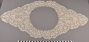 Thumbnail of Collar (1998.06.0325)
