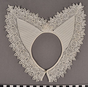 Thumbnail of Collar (1998.06.0326)