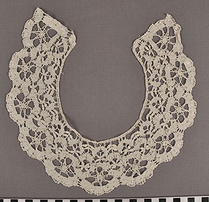 Thumbnail of Collar (1998.06.0328)