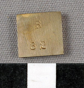 Thumbnail of Weight Set: R 32 (2010.01.0196A)