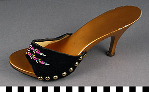 Thumbnail of Shoe (2010.04.0006A)