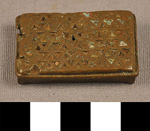 Thumbnail of Gold Dust Box Lid (2012.03.1381B)