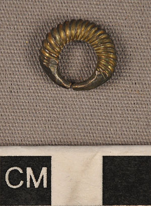 Thumbnail of Earring (2012.03.2836)