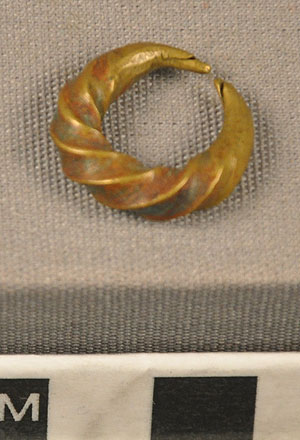 Thumbnail of Earring (2012.03.2840)