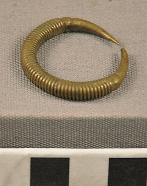 Thumbnail of Earring (2012.03.2843)