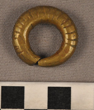 Thumbnail of Earring (2012.03.2844)