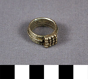Thumbnail of Ring (2012.03.2943)