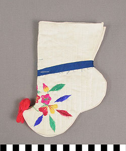 Thumbnail of Pair of Socks (2012.06.0008)