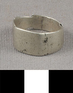 Thumbnail of Ring (2013.05.0901)