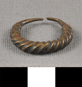 Thumbnail of Earring (2013.05.0914)