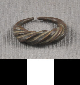 Thumbnail of Earring (2013.05.0915)
