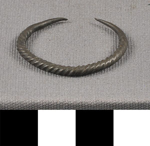 Thumbnail of Earring (2013.05.0923)