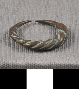 Thumbnail of Earring (2013.05.0926)