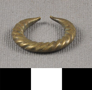 Thumbnail of Earring (2013.05.0942)