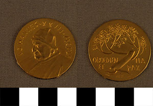 Thumbnail of Commemorative Papal Medallion: Pope John XXII, for 1960 Olympics in Rome (1977.01.0042)