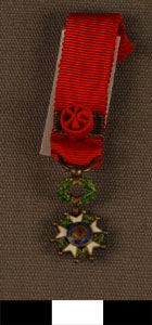 Thumbnail of Miniature Medal: Commandeur de la Legion d