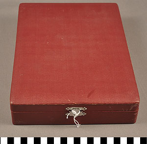 Thumbnail of Case for  Order of Civil Merit - Mugunghwa Award (1977.01.0334F)