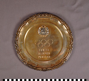 Thumbnail of Commemorative Olympic Tray: "Comite Olimpico Peruano" (1977.01.0346)