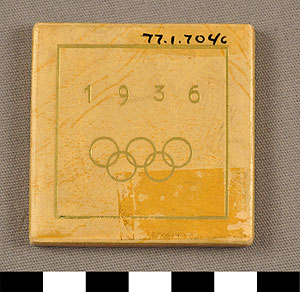 Thumbnail of Medal Case Lid (1977.01.0704C)