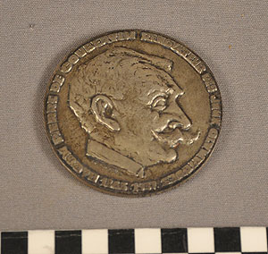 Thumbnail of Commemorative Olympic Medallion: "Baron Pierre de Coubertin Renovateur des Jeux Olympiques, 1863-1937" (1977.01.0712)