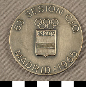 Thumbnail of Olympic Commemorative Medallion: "63 Sesion C.I.O. Madrid 1965" (1977.01.0742A)