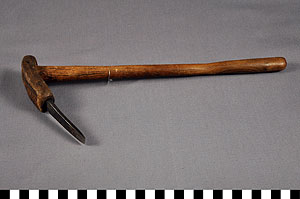 Thumbnail of Adze (2013.05.0039)