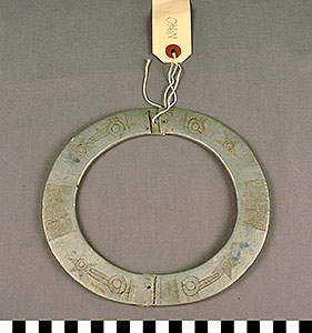 Thumbnail of Woman’s Choker (2013.05.0825)