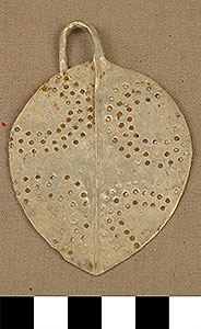 Thumbnail of Earring (2013.05.1423A)