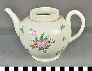 Thumbnail of Teapot (1948.04.0001A)