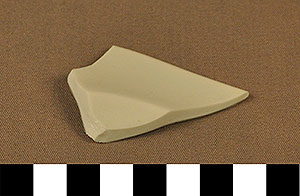 Thumbnail of Dish Fragment (1977.01.1867B)