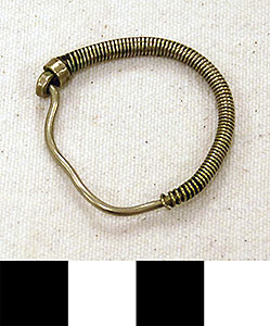 Thumbnail of Earring (2013.05.1435B)