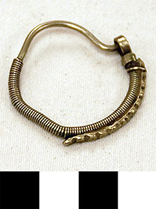 Thumbnail of Earring (2013.05.1436A)