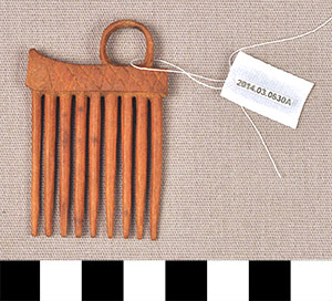Thumbnail of Ngisilet, Comb (2014.03.0630A)
