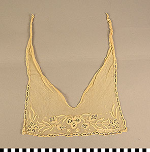 Thumbnail of Collar (1900.26.0093)
