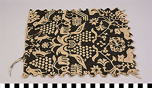 Thumbnail of Material Sample: Cloth Fragment (1925.07.0052)