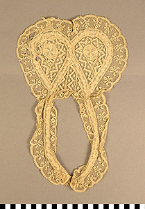 Thumbnail of Collar (1974.03.0033)