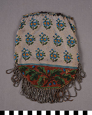 Thumbnail of Purse (1975.08.0037A)