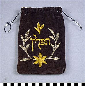 Thumbnail of Tefillin Pouch (1992.17.0003E)