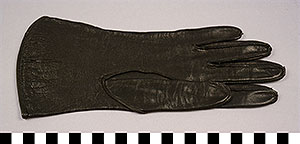 Thumbnail of WAVES Uniform Glove (1998.06.0018B)