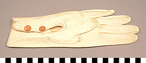 Thumbnail of Glove (Right) (1999.15.0003B)