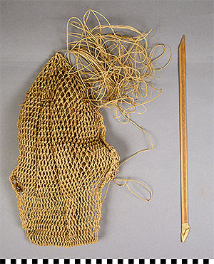 Thumbnail of Loom Set: Woven Bag and Shed Stick (2015.08.0161I)